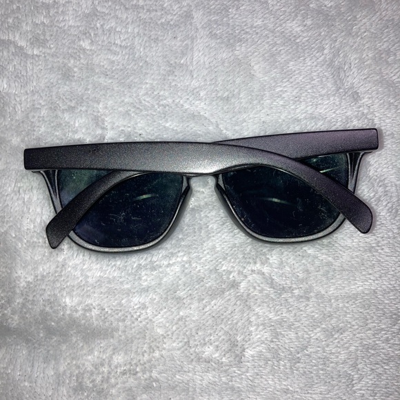 sunglasses for toddler 🩵🕶️💛🕶️🩵 - Picture 12 of 16